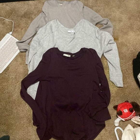 Size S Aritzia BUNDLE/LOT Long-sleeve Pullover Shirts - Picture 2 of 10